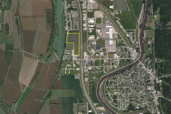 TBD Streeter Drive: 707-799 Interstate 29 Frontage Rd S, North Sioux City, SD 57049